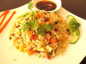 Hình ảnh Cơm chiên dương châu - món ăn tinh túy của người Tàu 1