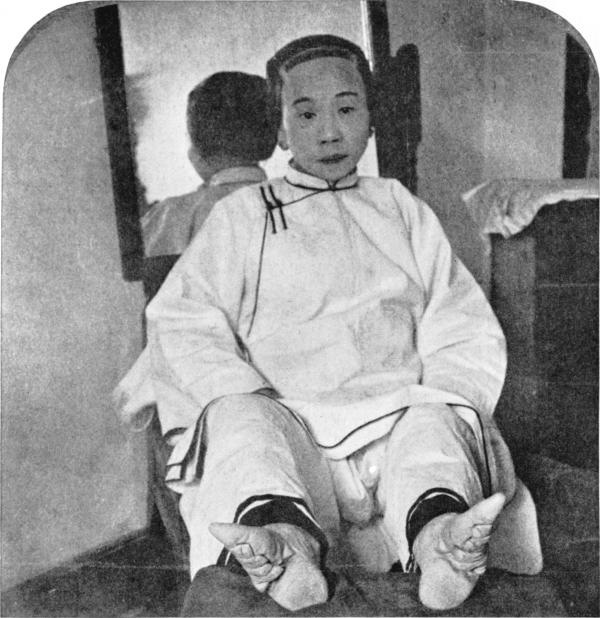 Hình ảnh Tìm hiểu phong tục bó chân của phụ nữ Trung Quốc 7